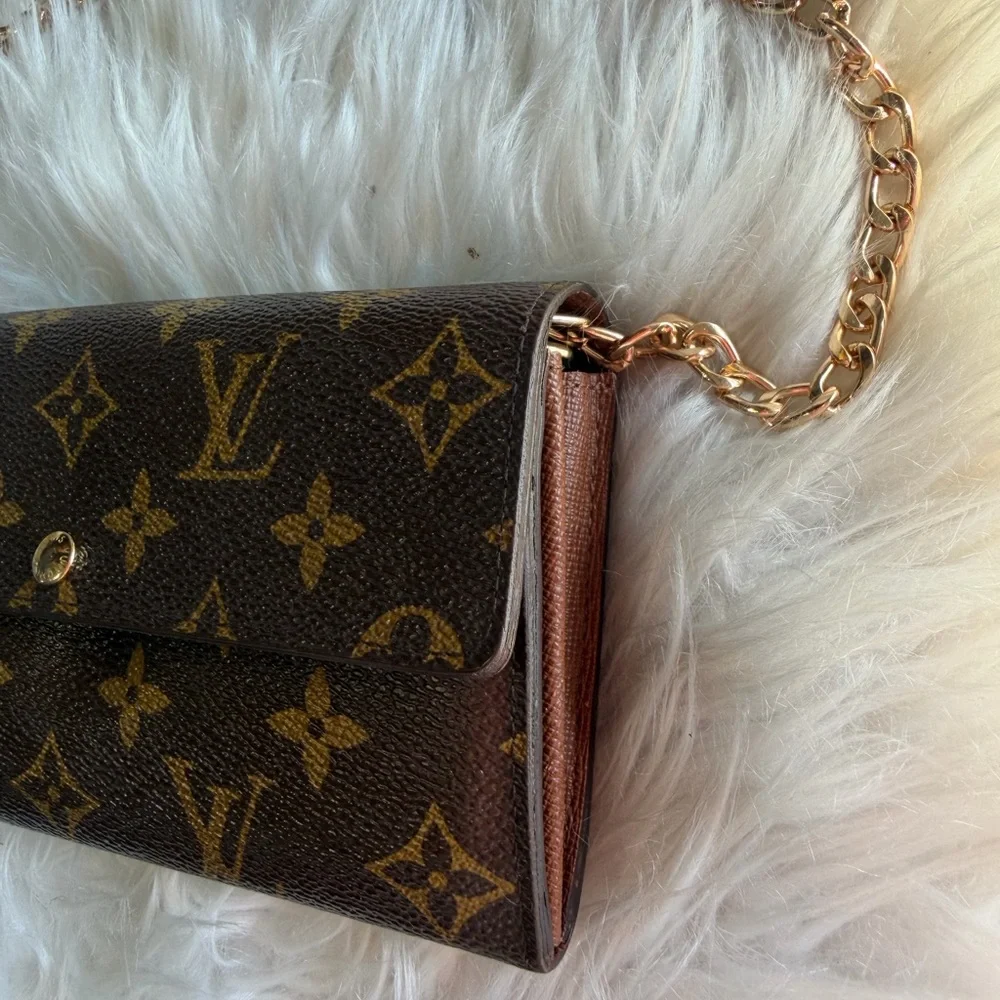 Authentic Louis Vuitton Brown Monogram‎ Wallet